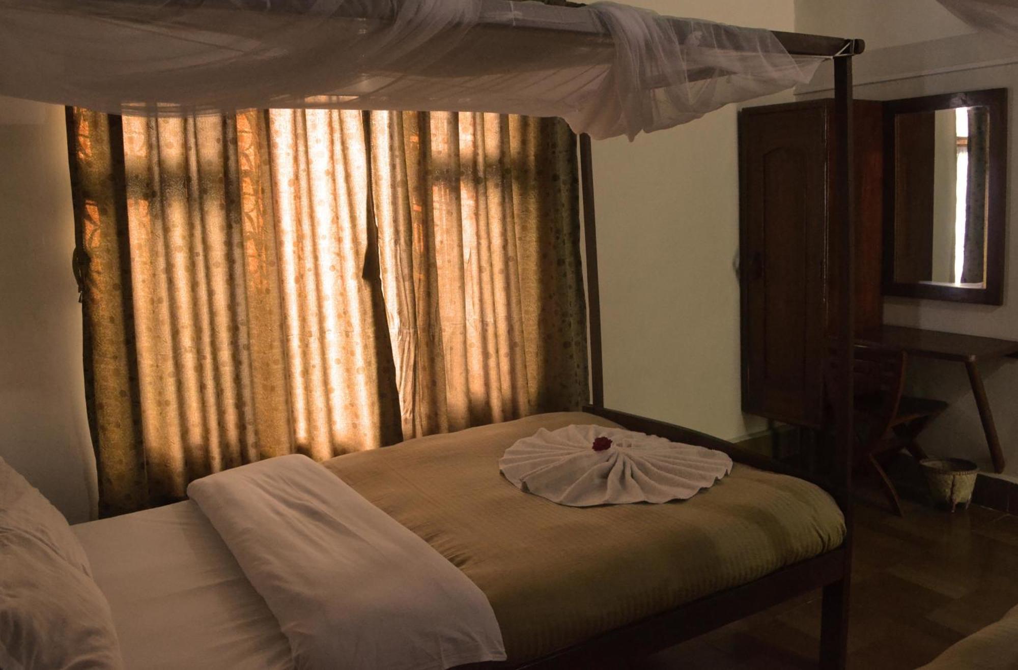 River View Jungle Camp Sauraha Room photo